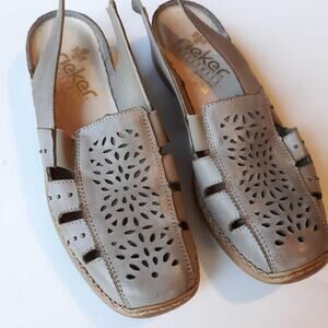 Rieker Anti-Stress Shoe Size 39 US size 8 Neutral Color Cut outs and Sling back